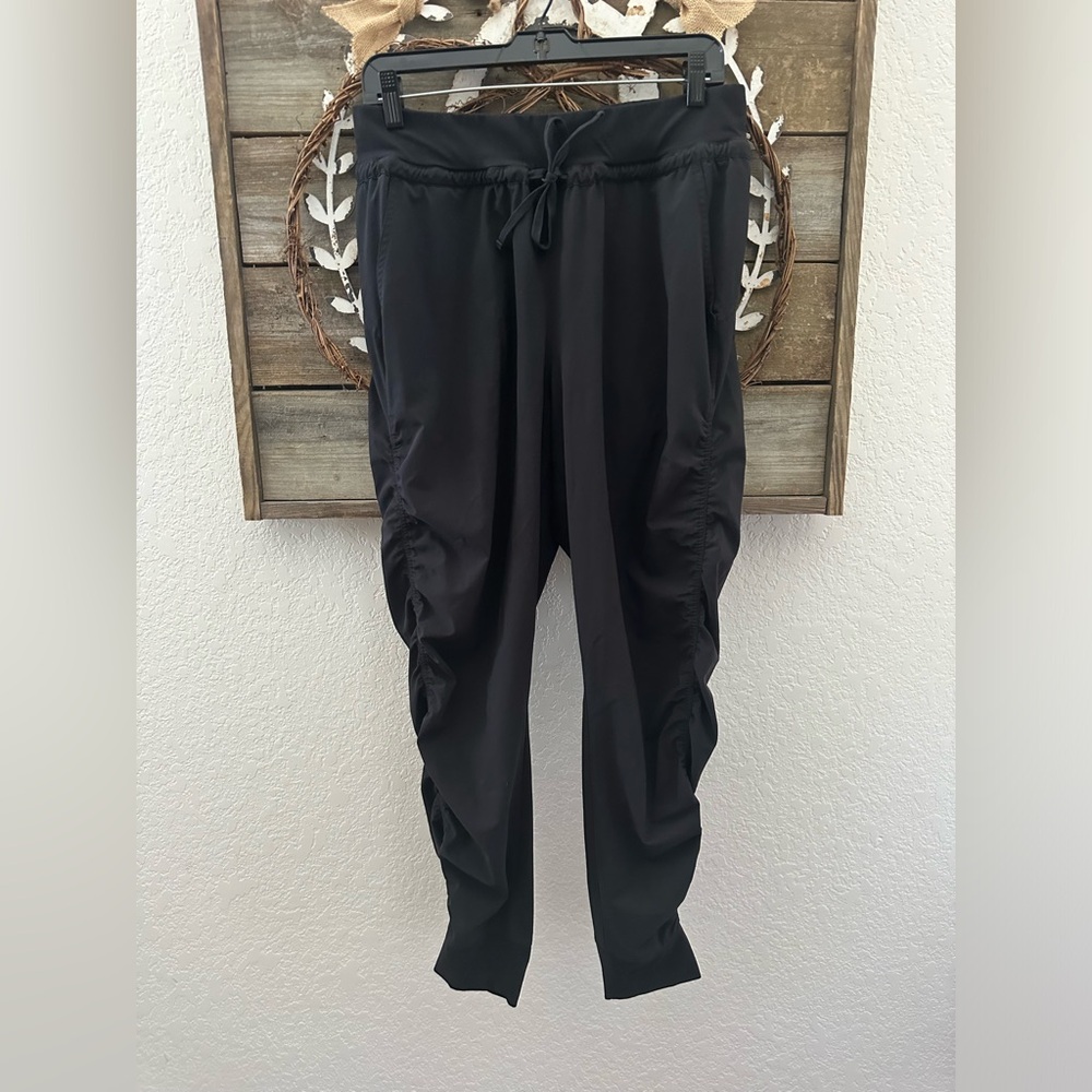 Athleta Attitude black track jogger pants ladies size 8
